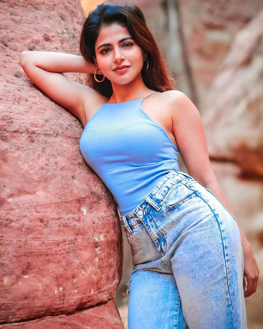 Iswarya Menon 13