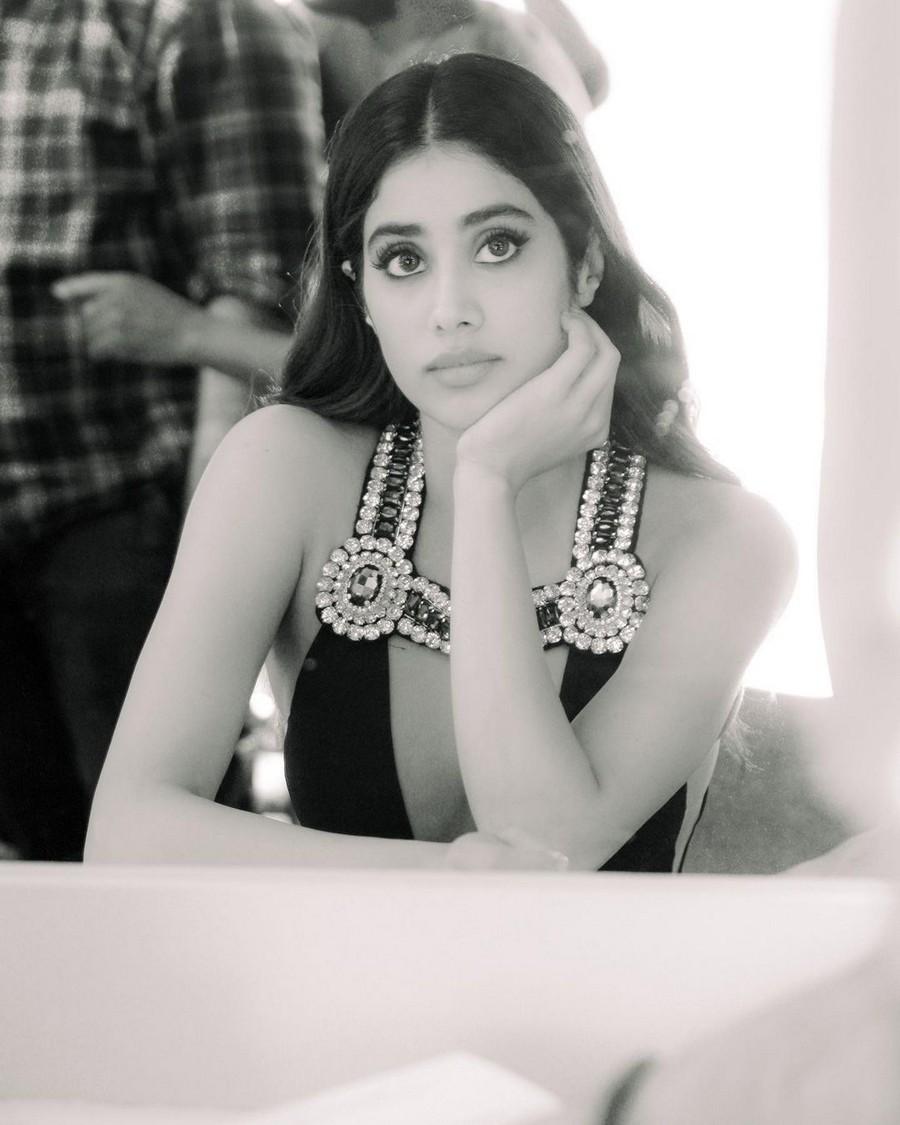 Janhvi Kapoor 8