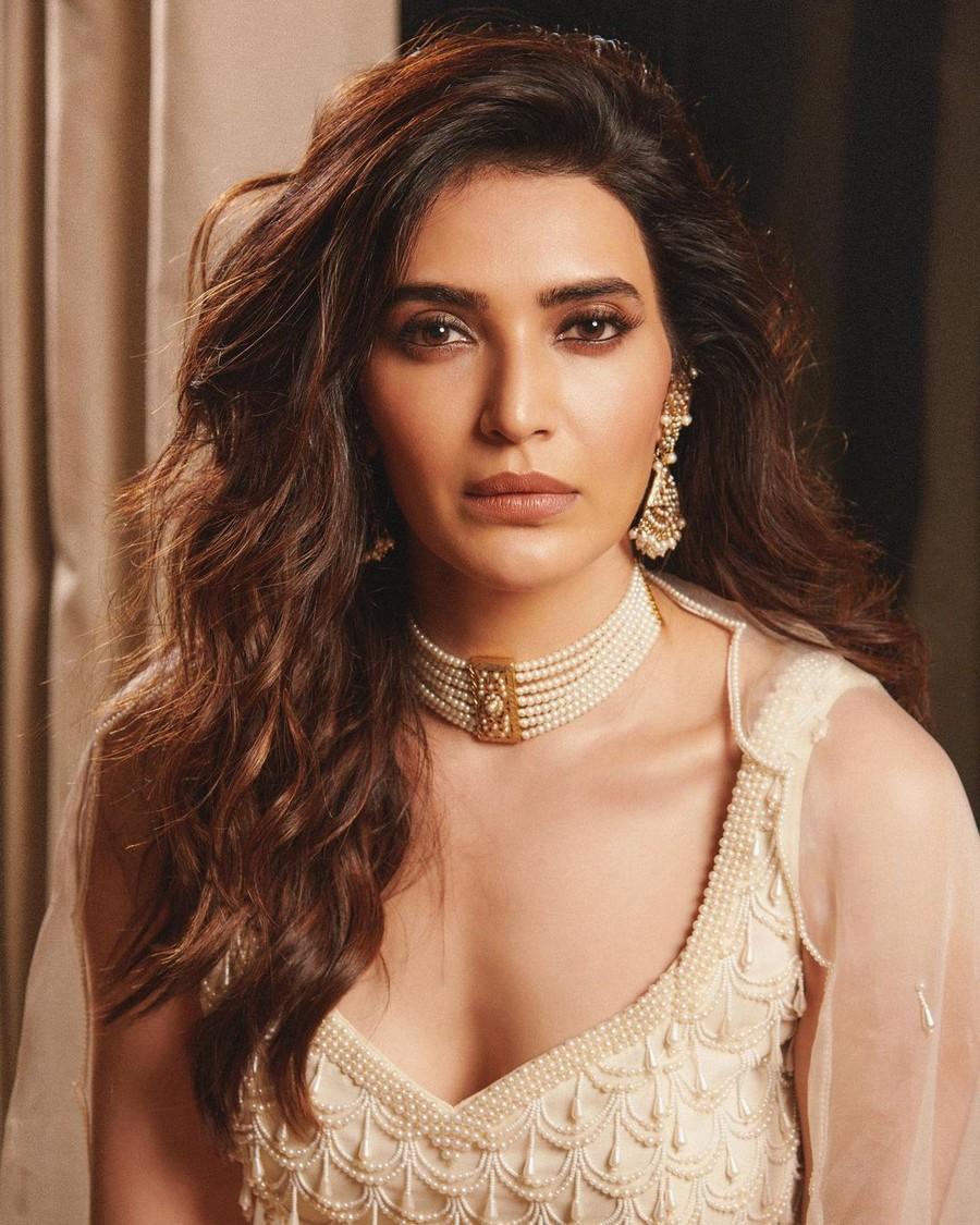 Karishma Tanna 5