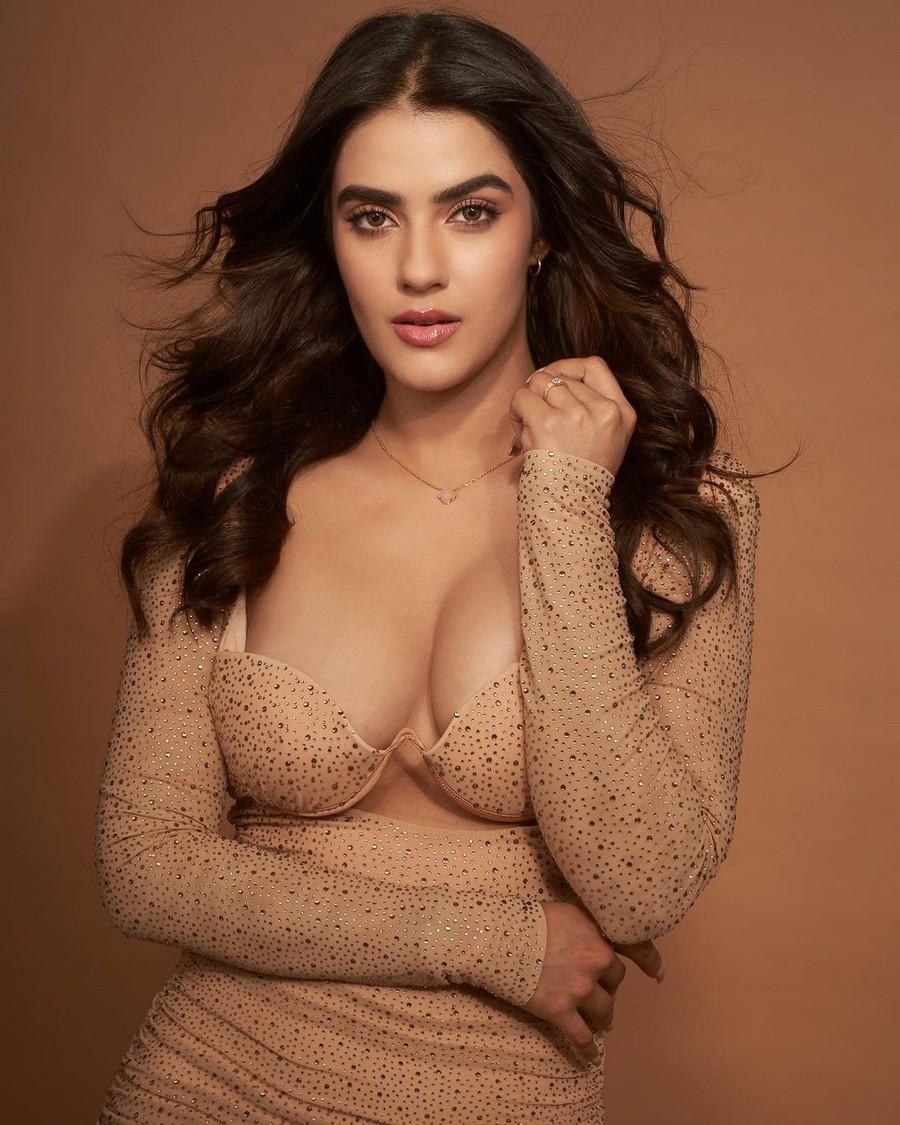 Kavya Thapar 4