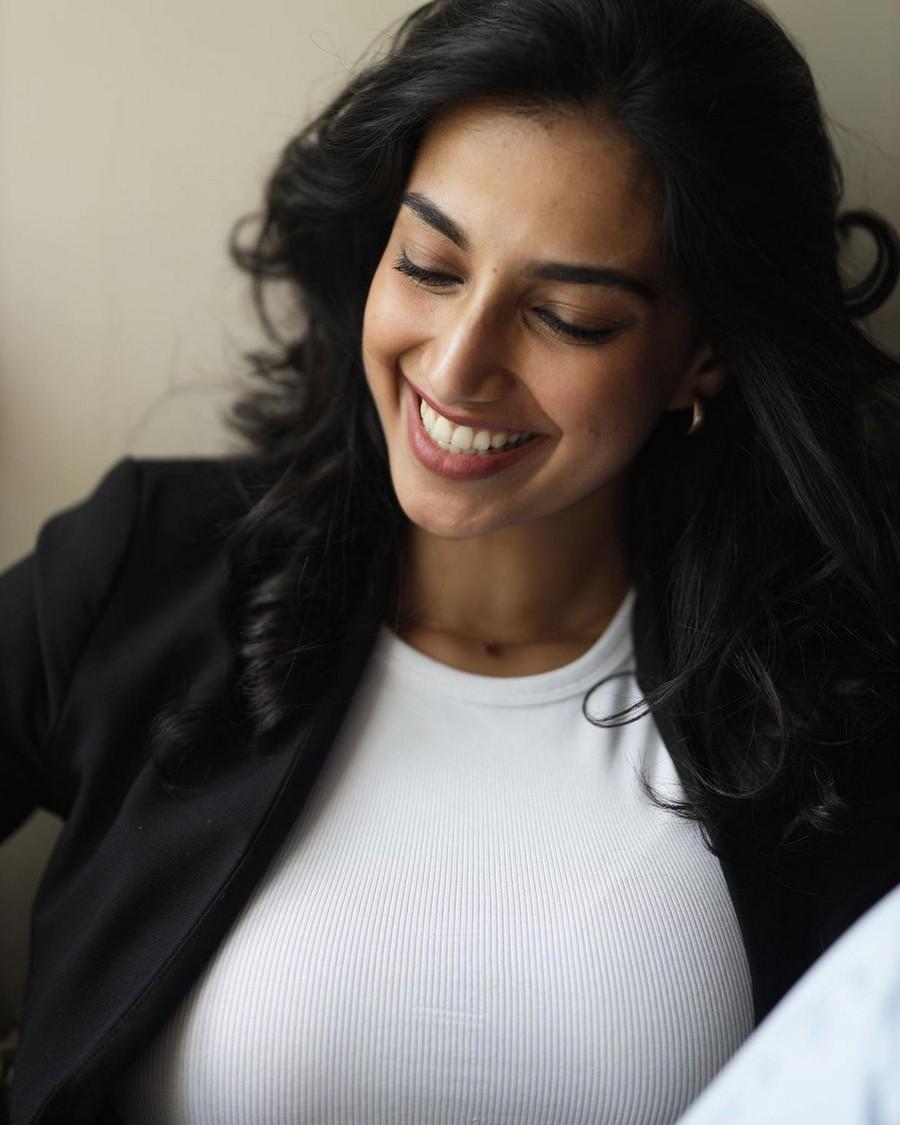 Meenakshii Chaudhary 2