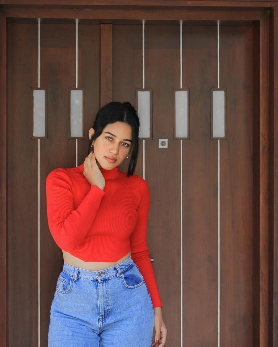 Mirnalini Ravi 11
