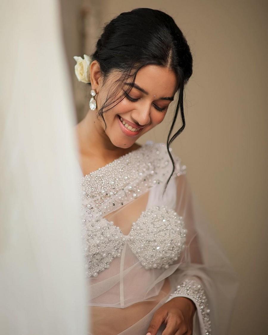 Mirnalini Ravi 2
