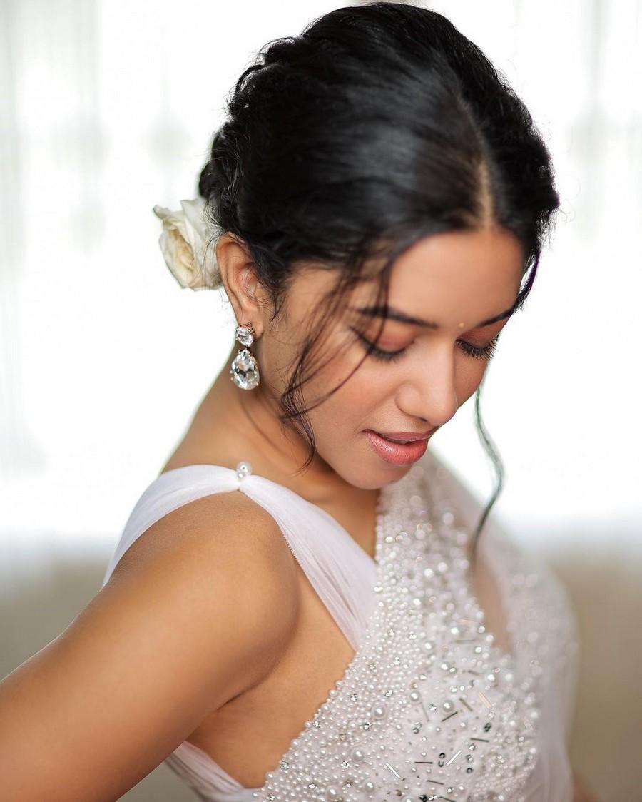 Mirnalini Ravi 8