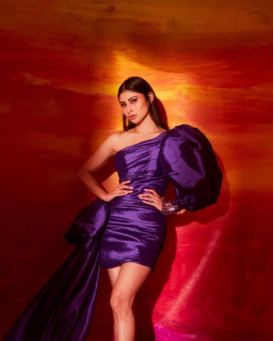 Mouni Roy 4