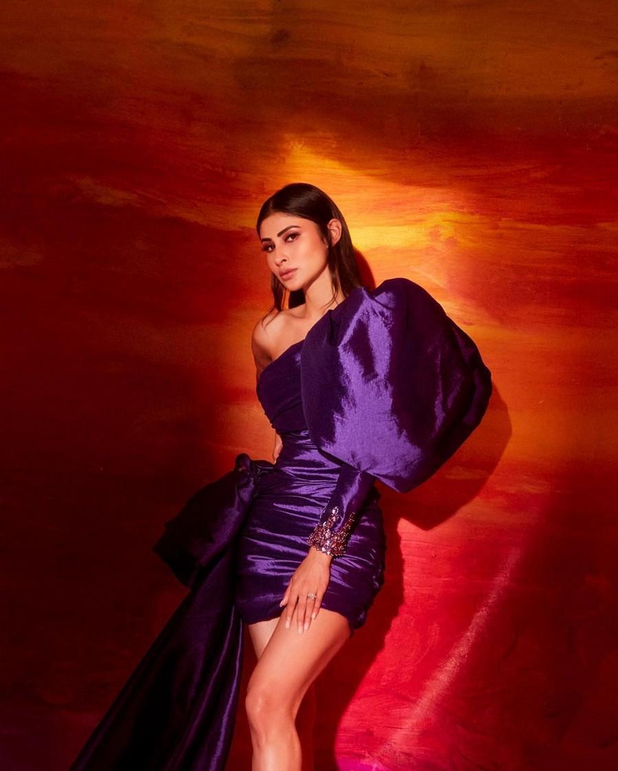 Mouni Roy 5