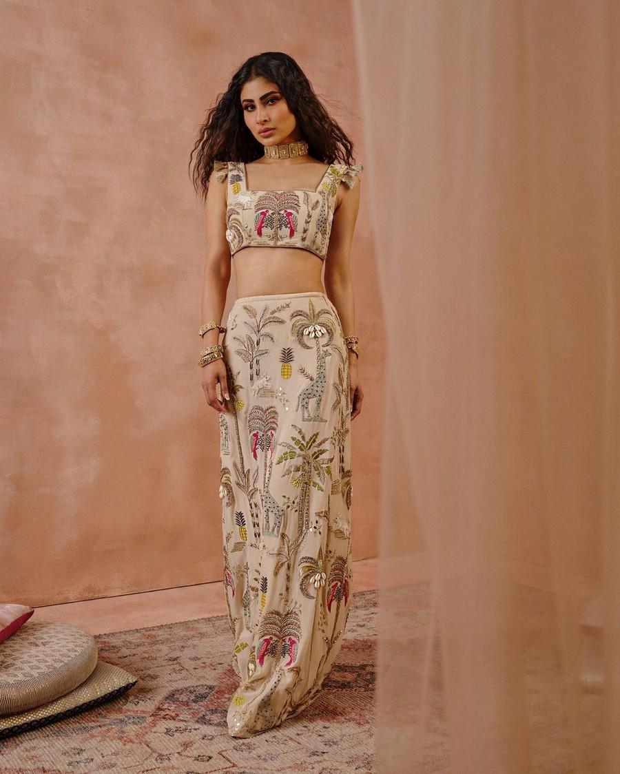 Mouni Roy 7