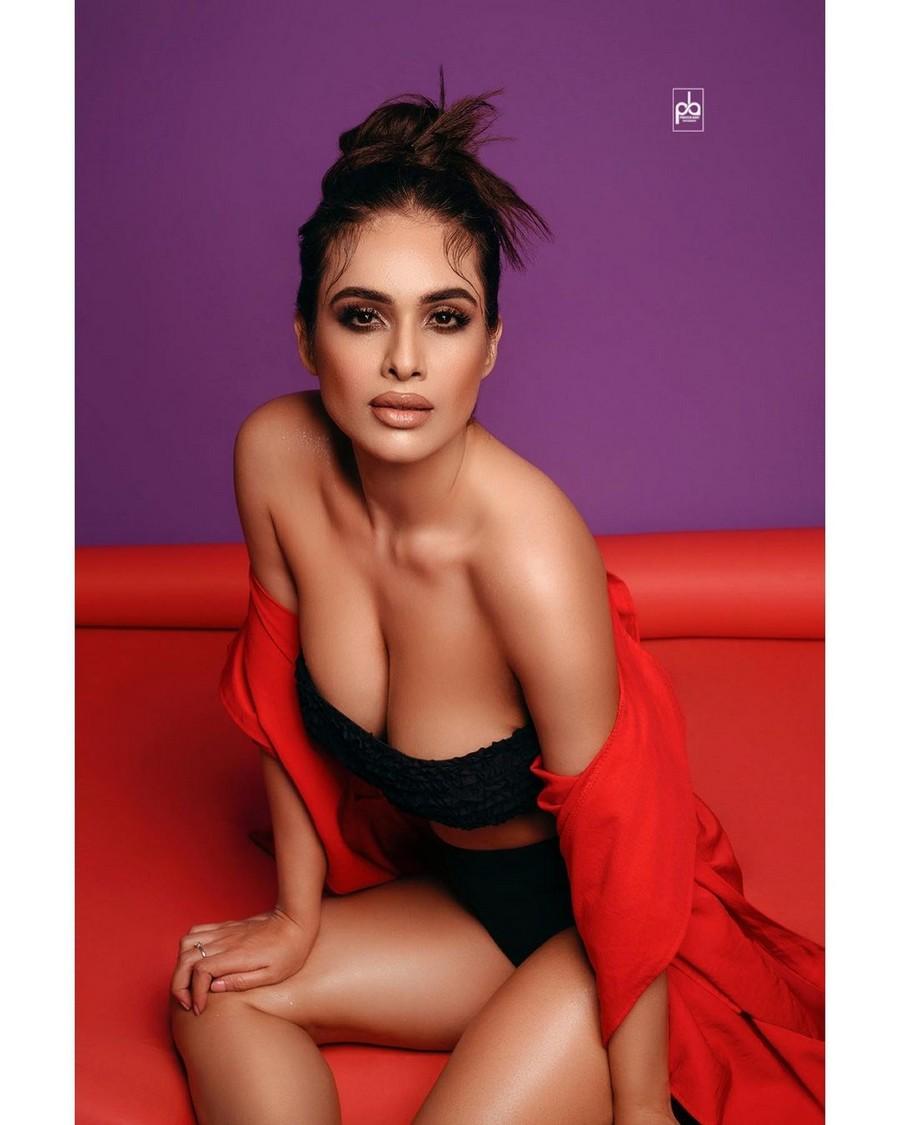 Nehhaa Malik 15