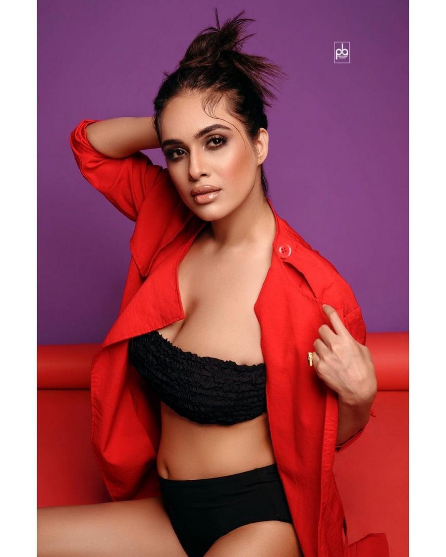 Nehhaa Malik 16
