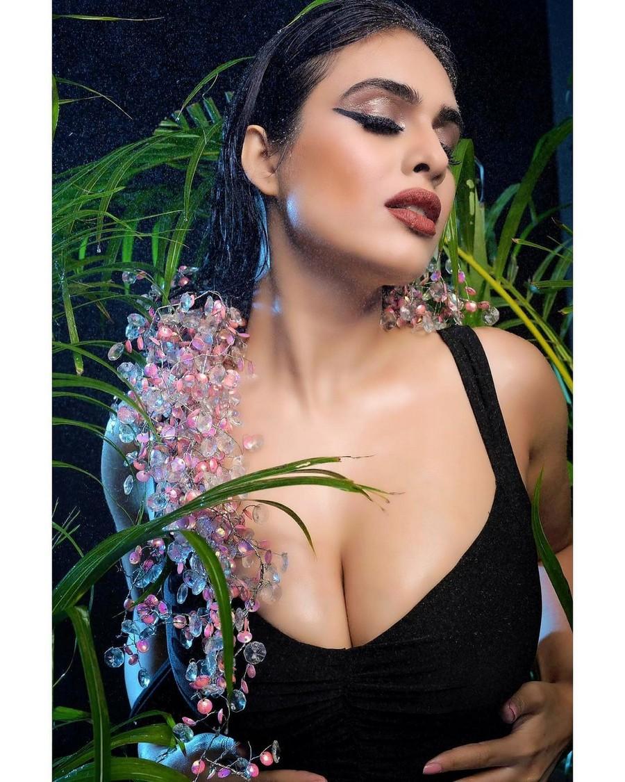 Nehhaa Malik 7