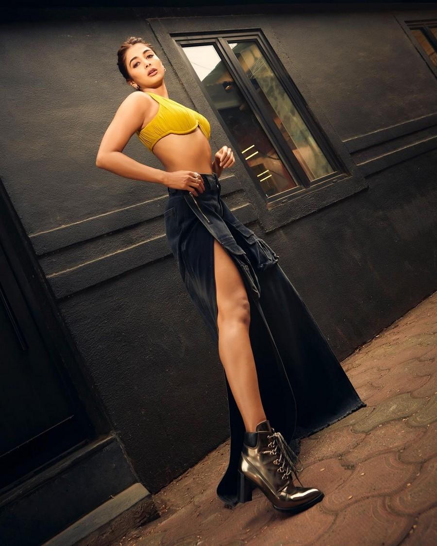 Pooja Hegde 11
