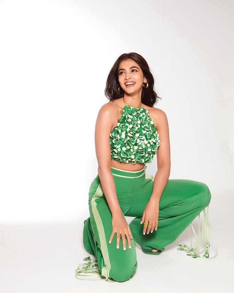 Pooja Hegde 8
