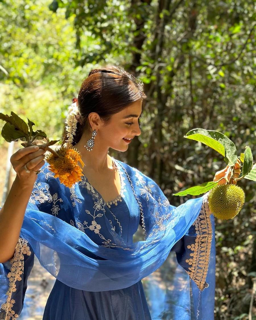 Pooja Hegde 11