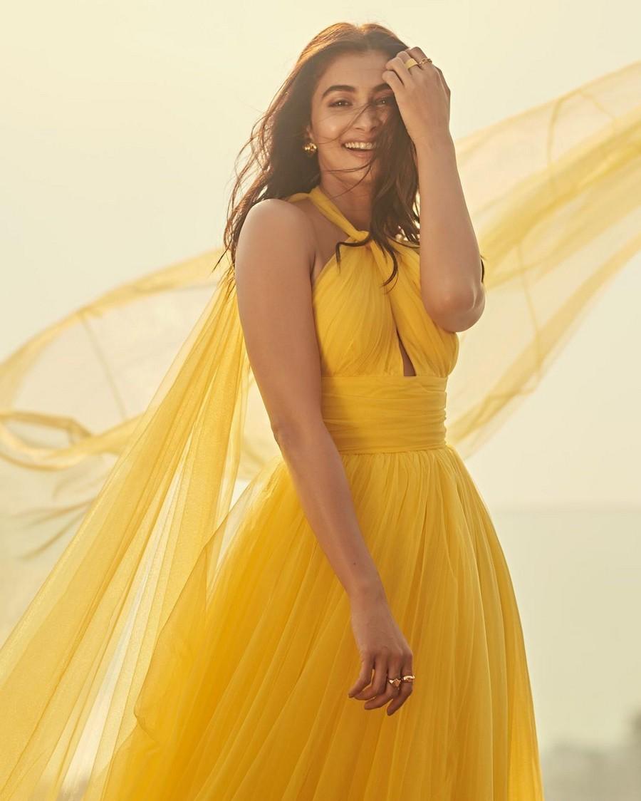 Pooja Hegde 8