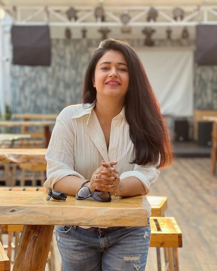 Poonam Bajwa 9