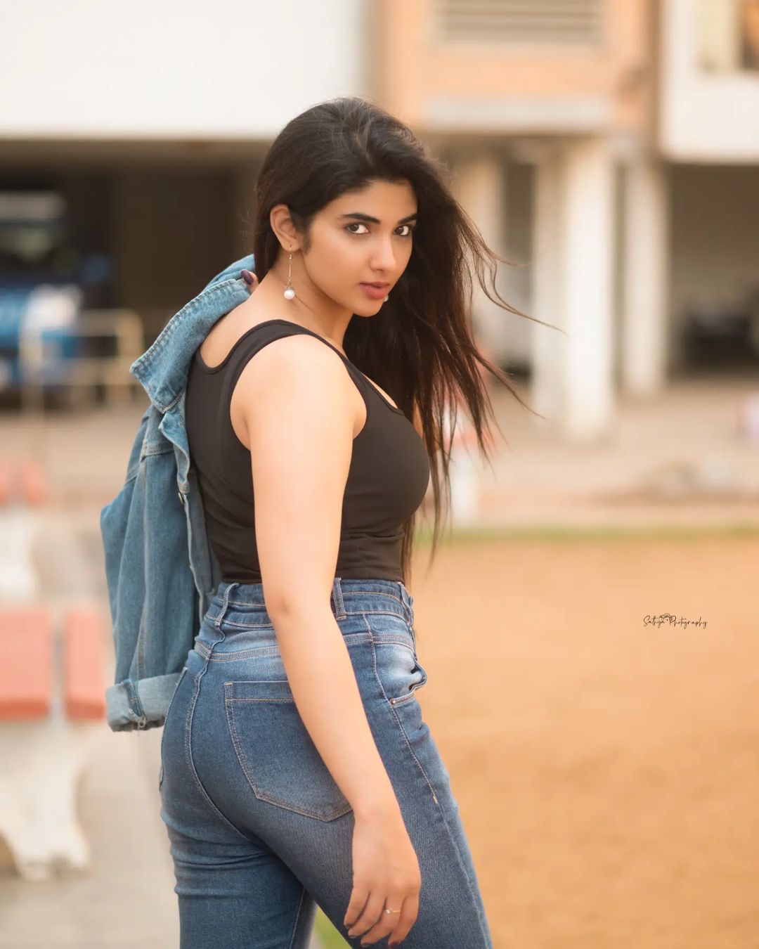 Pragya Nagra (13)