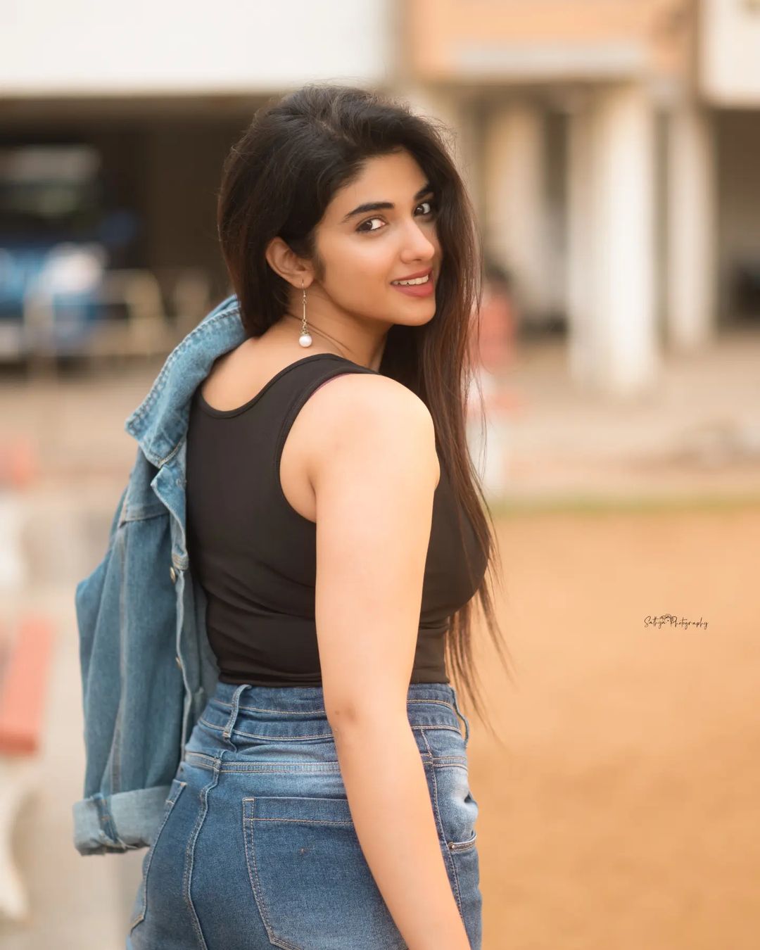 Pragya Nagra (2)