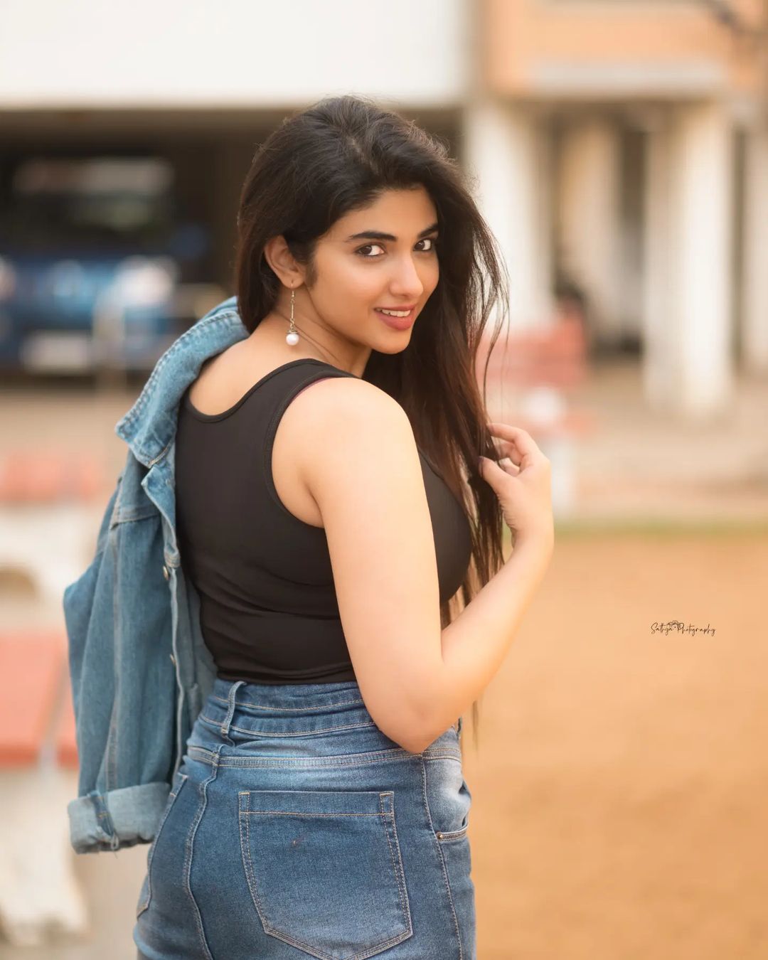 Pragya Nagra (5)