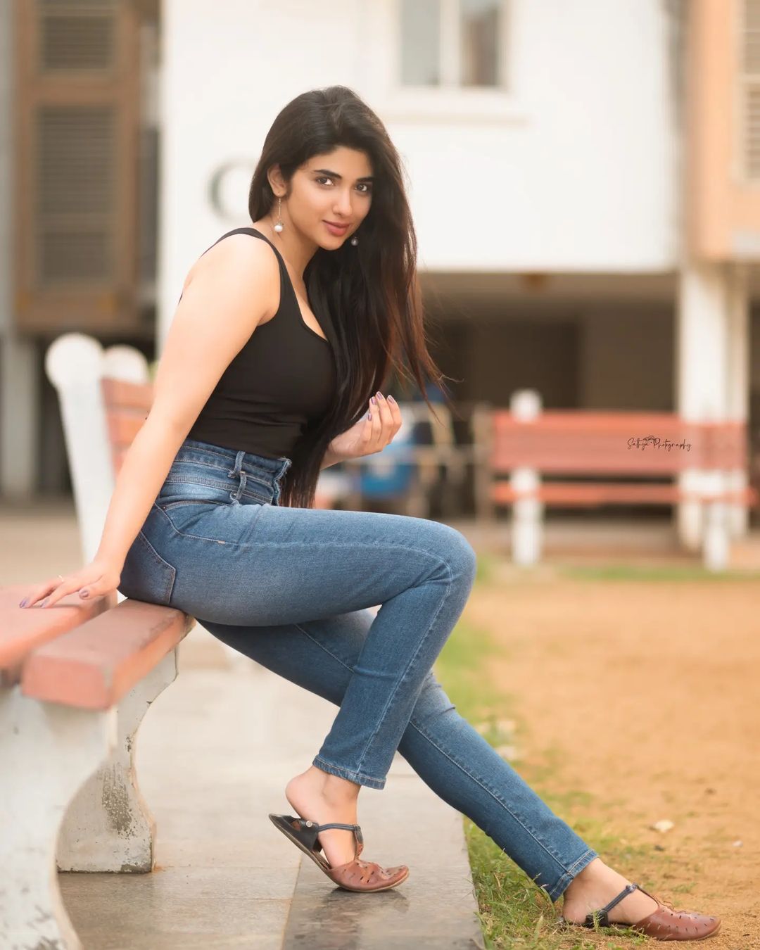 Pragya Nagra (8)