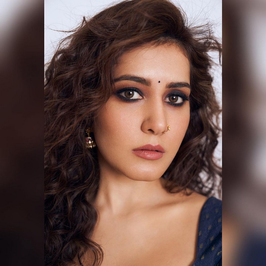 Raashii Khanna 3