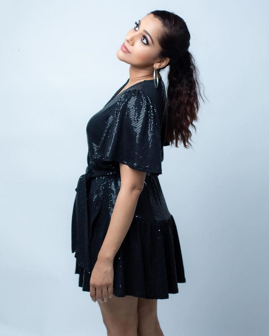 Rashmi Gautam 5