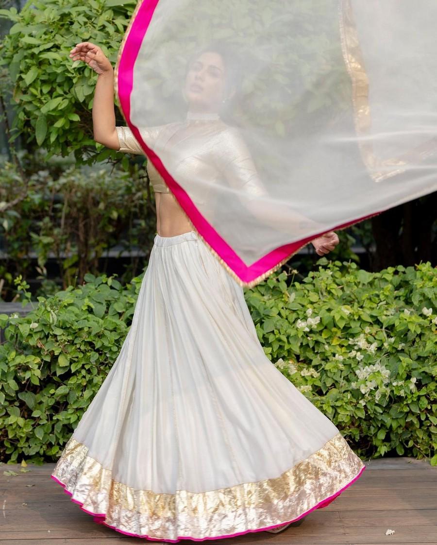 Samyuktha 6