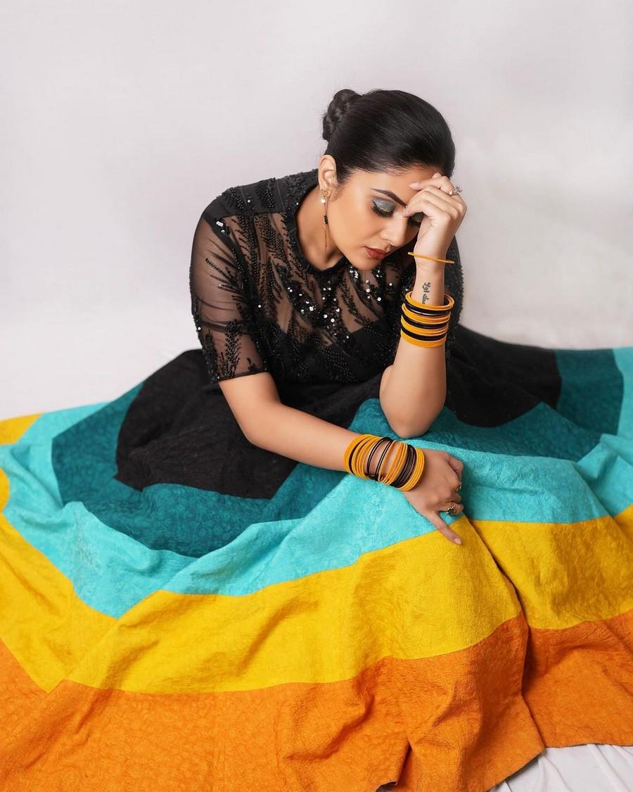Sreemukhi 10