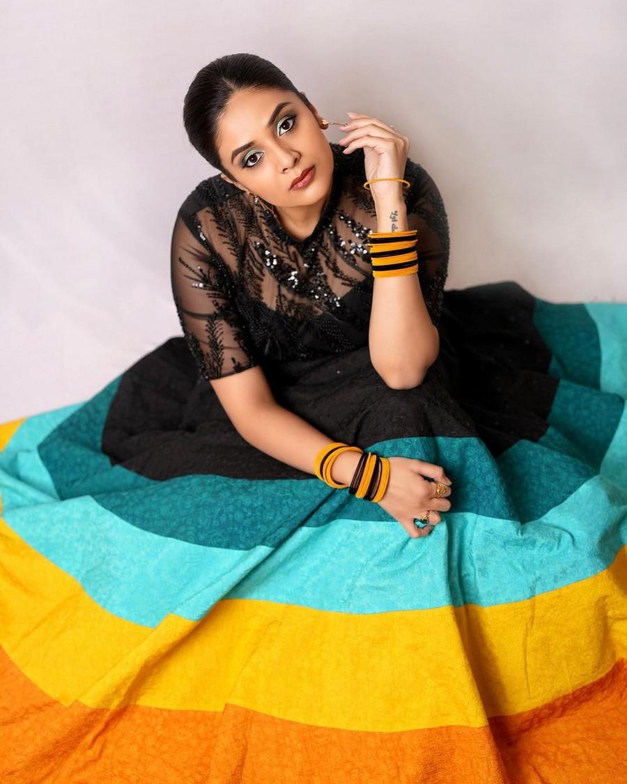 Sreemukhi 2
