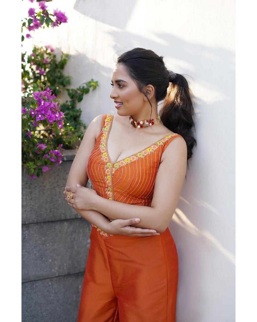 Srushti Dange 2