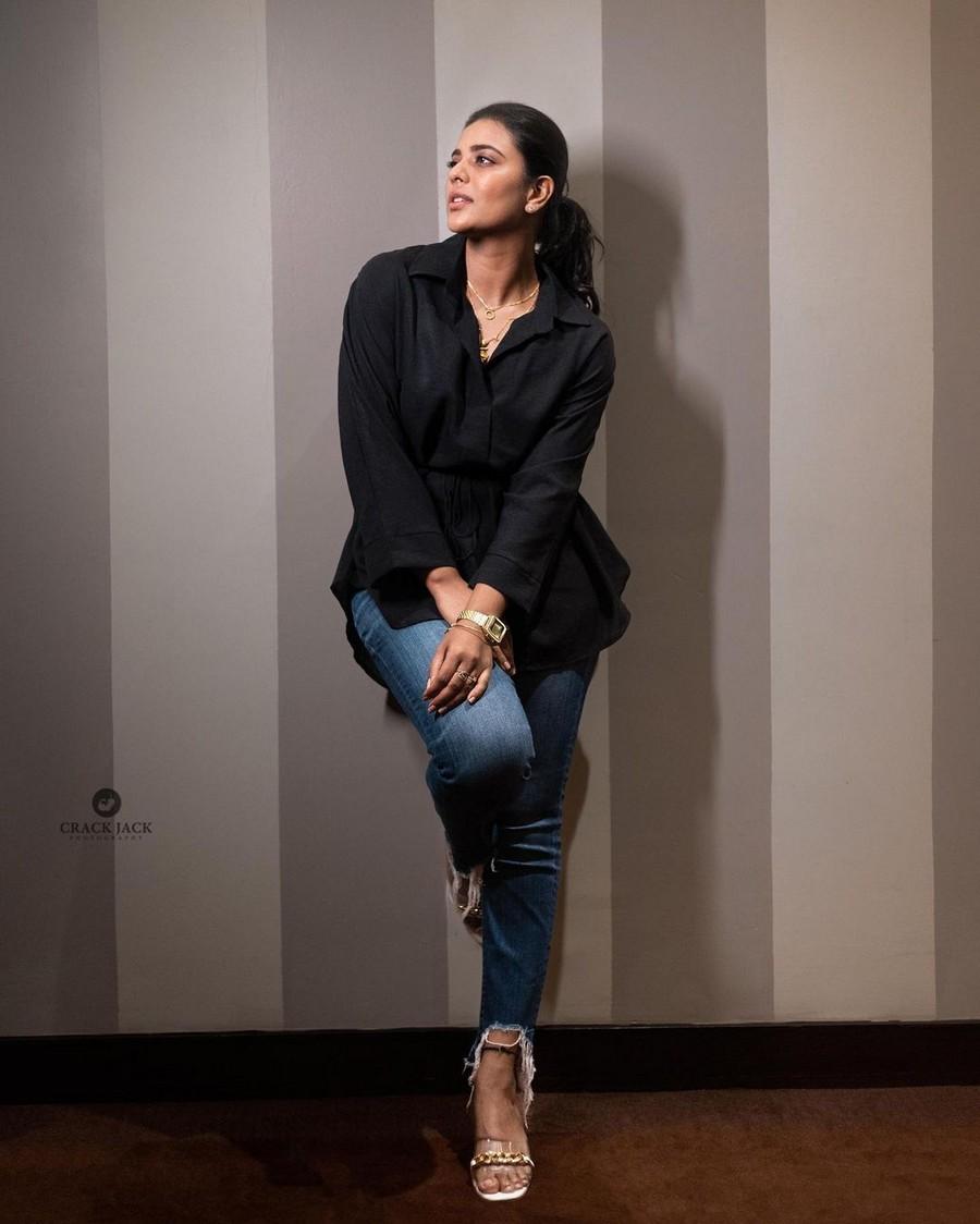 Aishwarya Rajesh 7