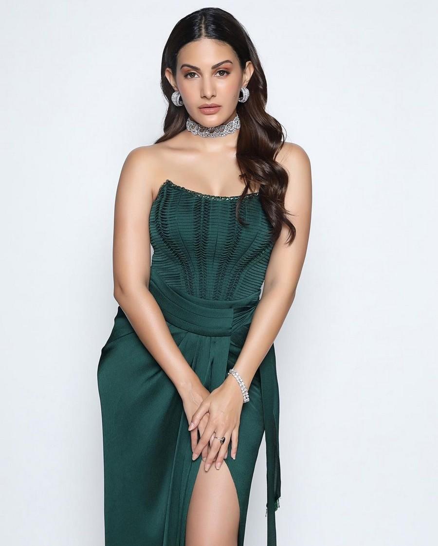 Amyra Dastur 4