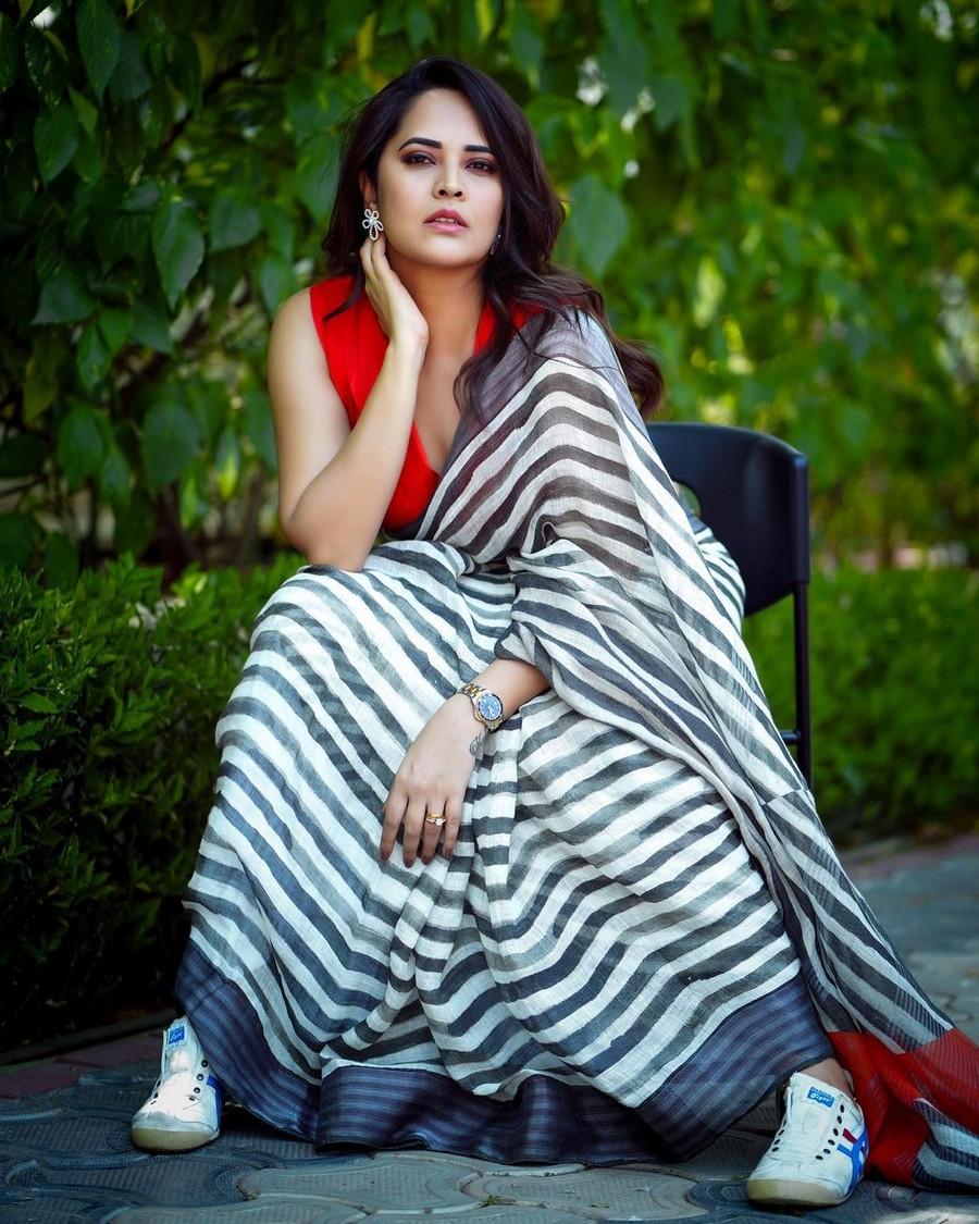 Anasuya Bharadwaj 7