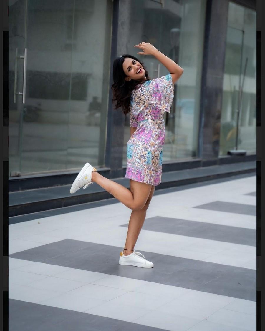 Ariyana Glory 11