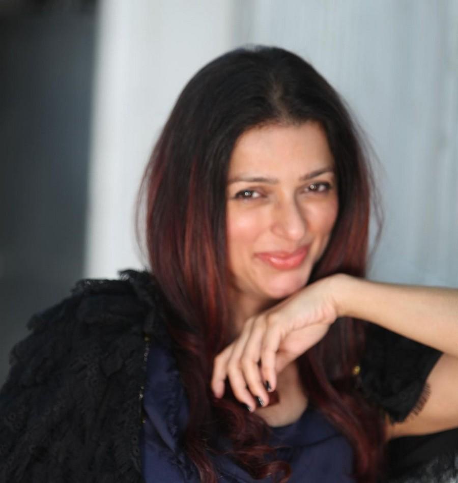 Bhumika Chawla 8
