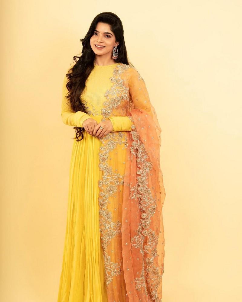 Divyabharathi 11