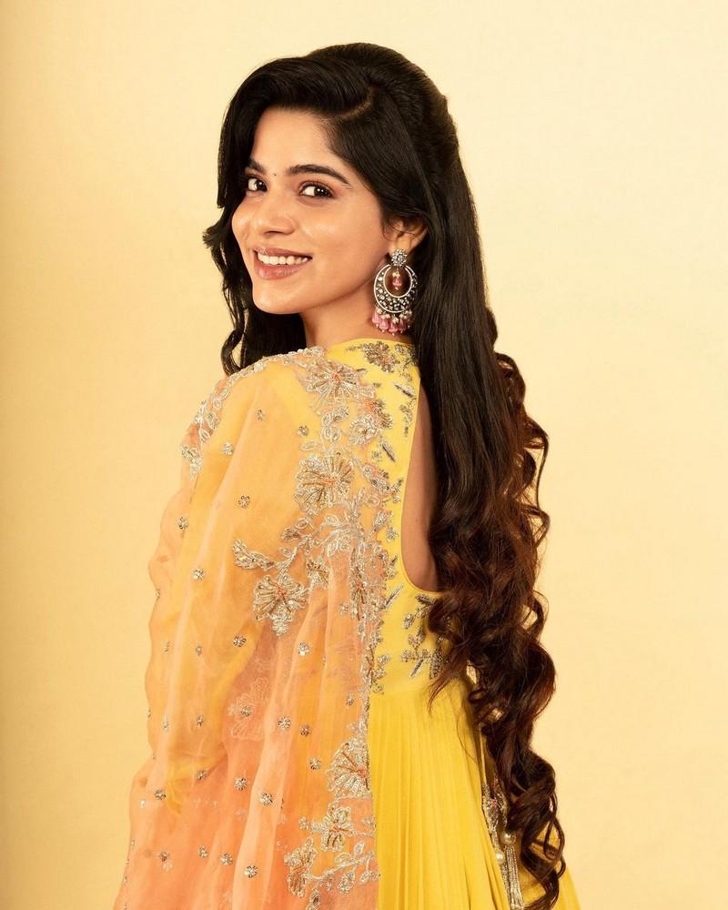 Divyabharathi 7