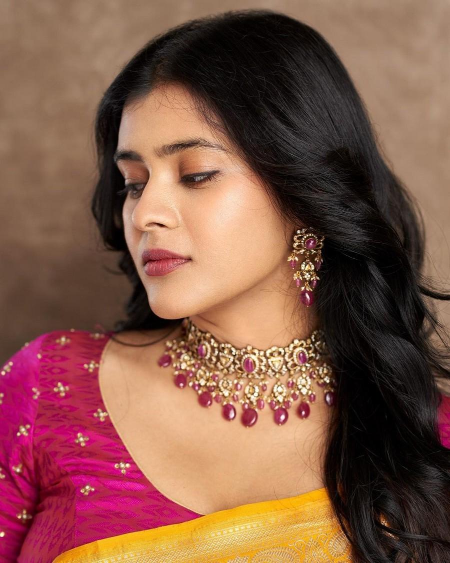Hebah Patel 3