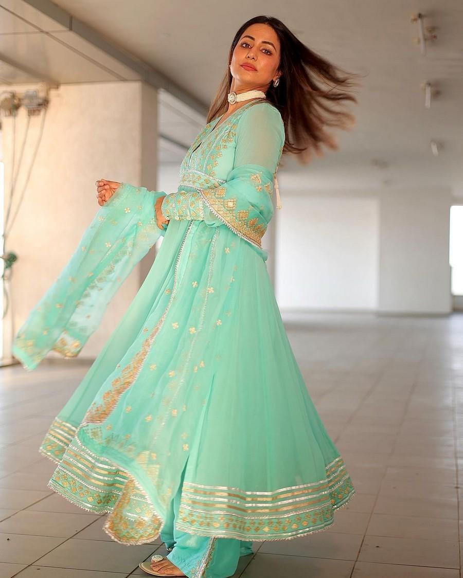 Hina Khan 10