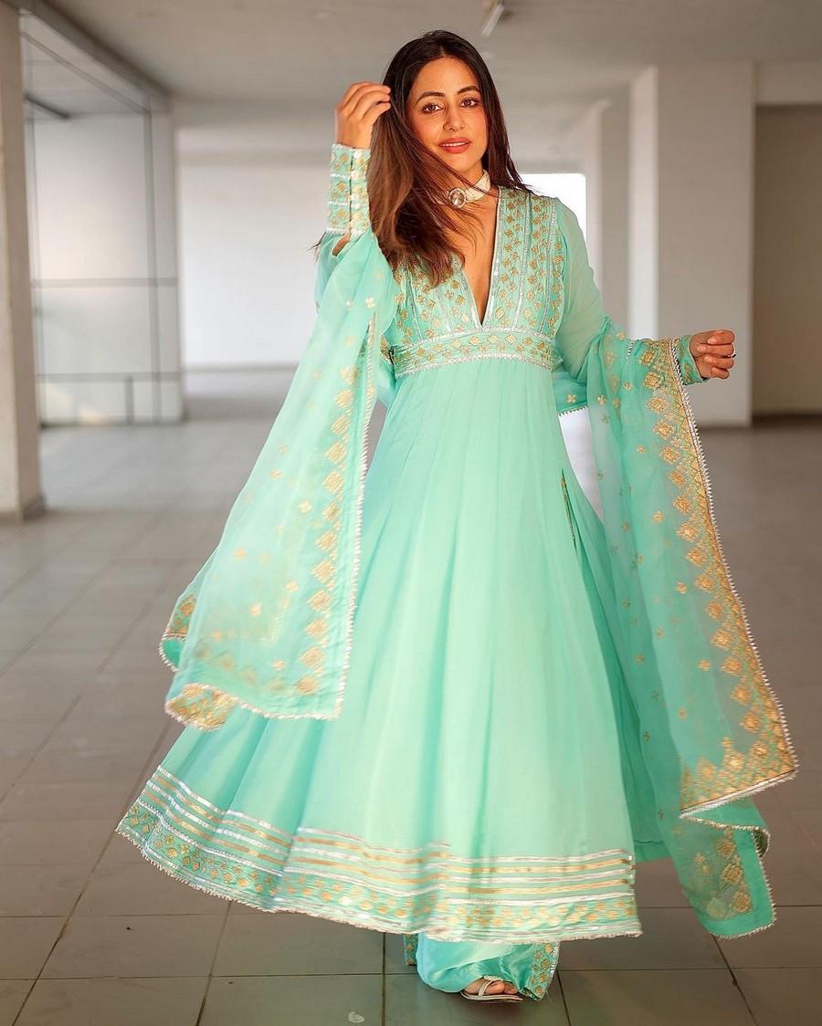 Hina Khan 11