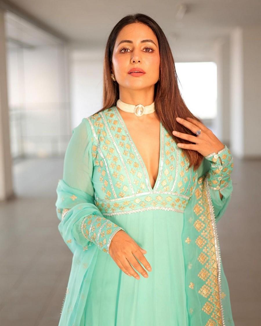 Hina Khan 14