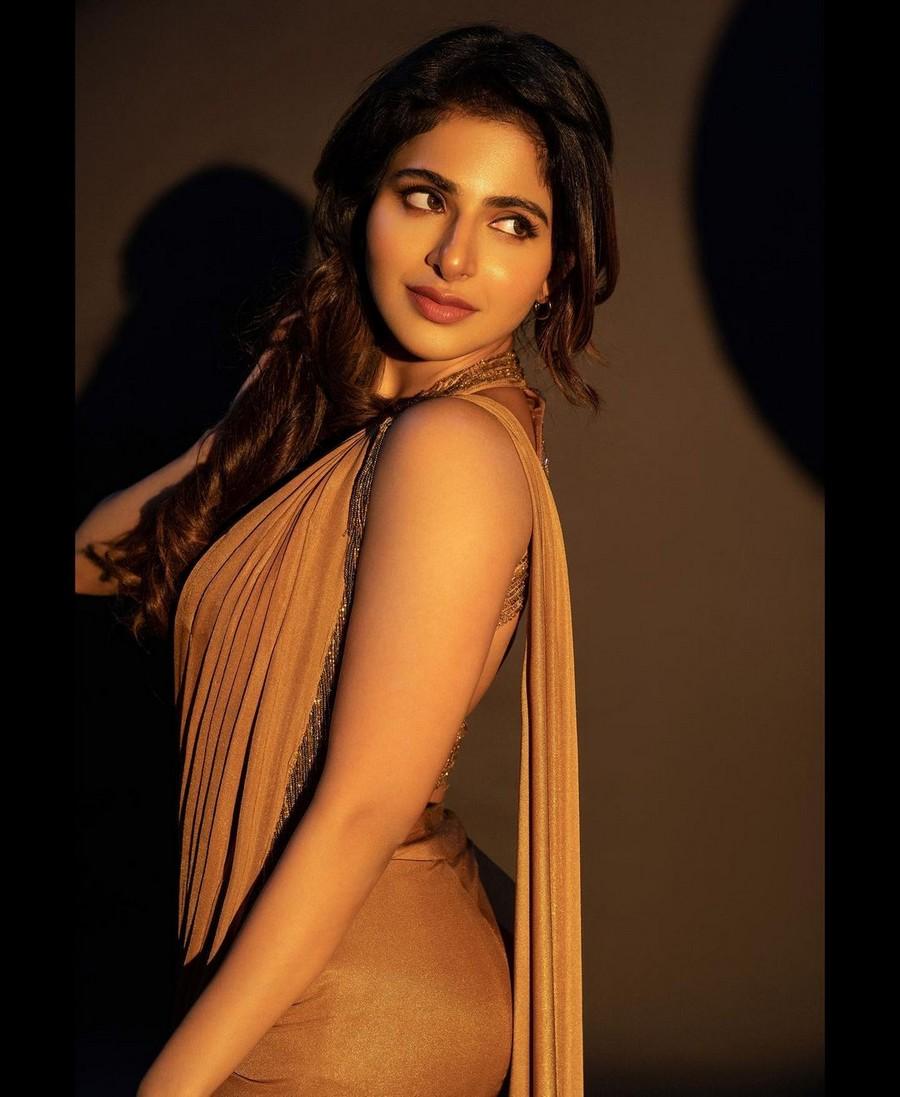 Iswarya Menon 7