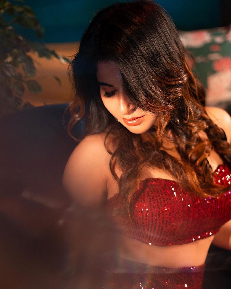 Iswarya Menon 9
