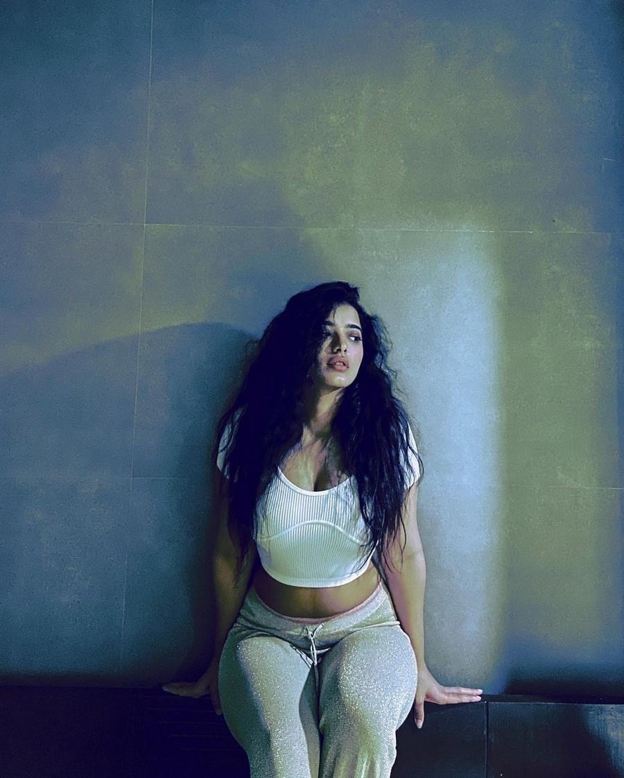 Ketika Sharma 7
