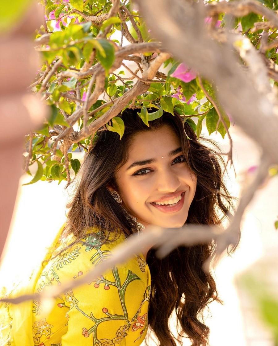 Krithi Shetty 8