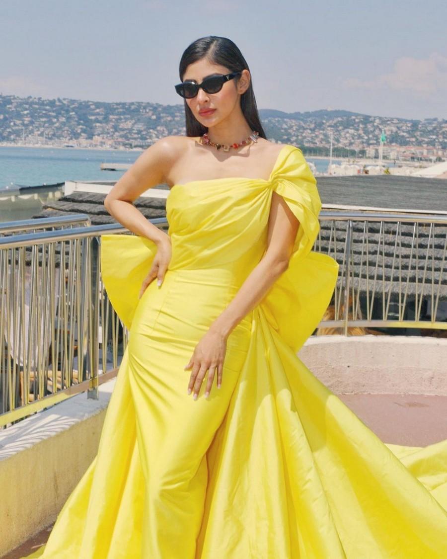 Mouni Roy 4