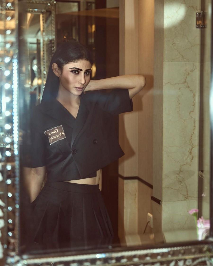 Mouni Roy 8