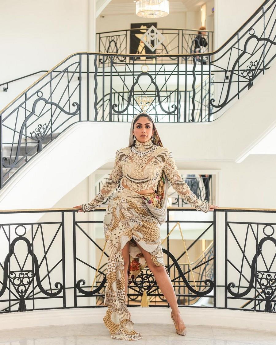 Mrunal Thakur 7