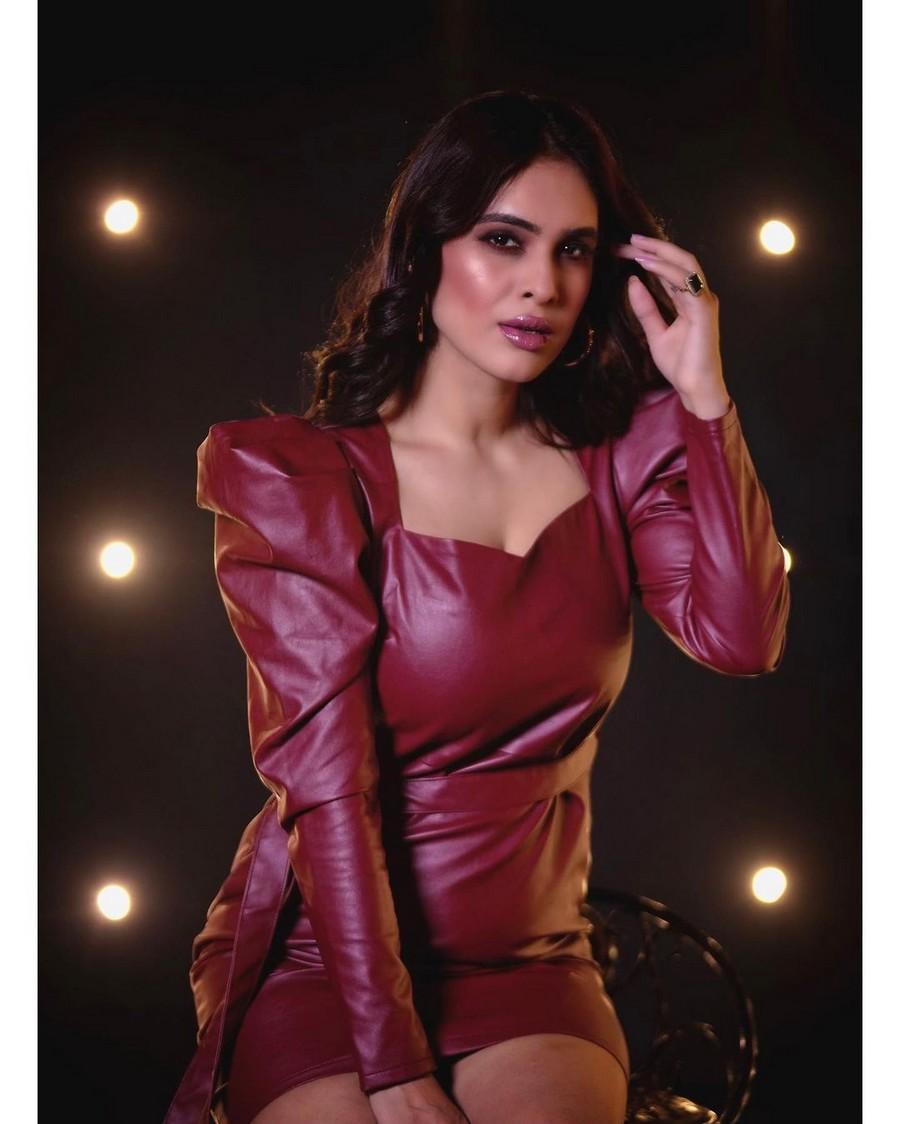 Nehhaa Malik 11