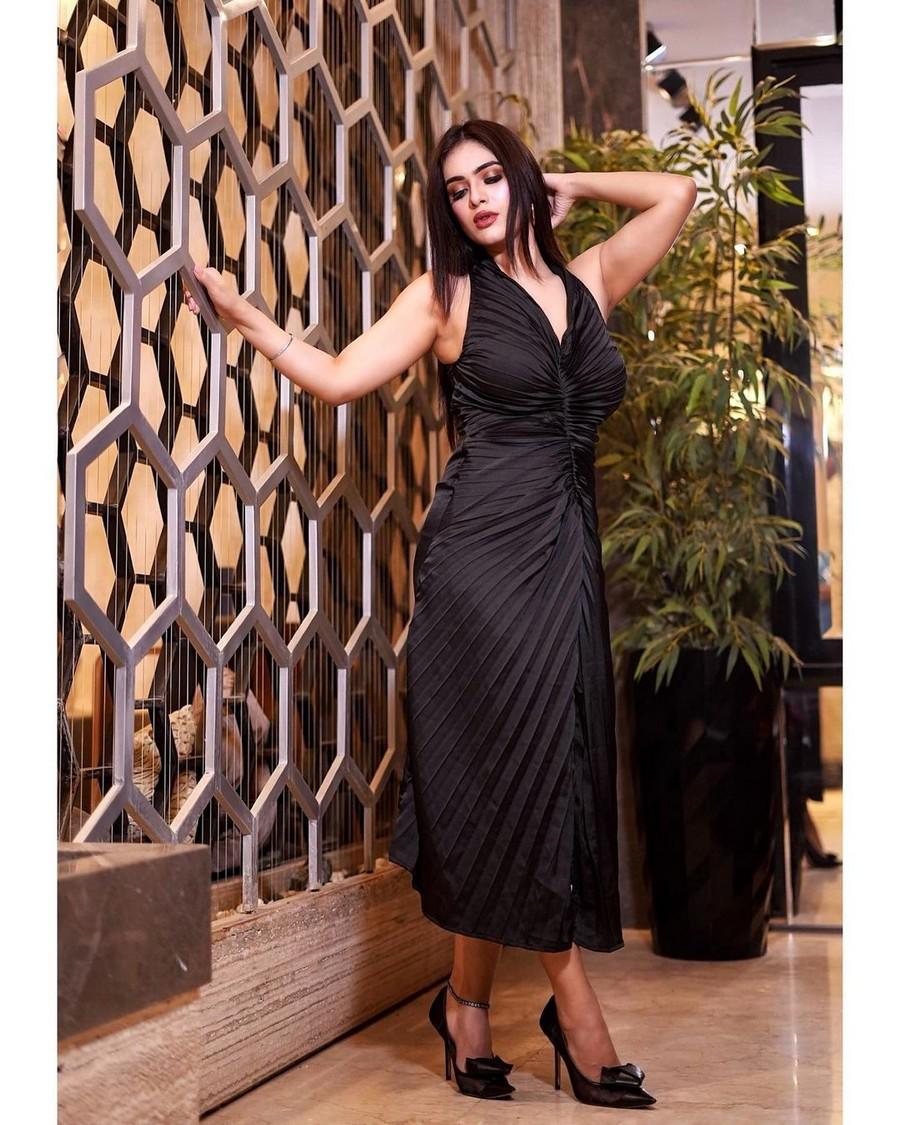 Nehhaa Malik 5