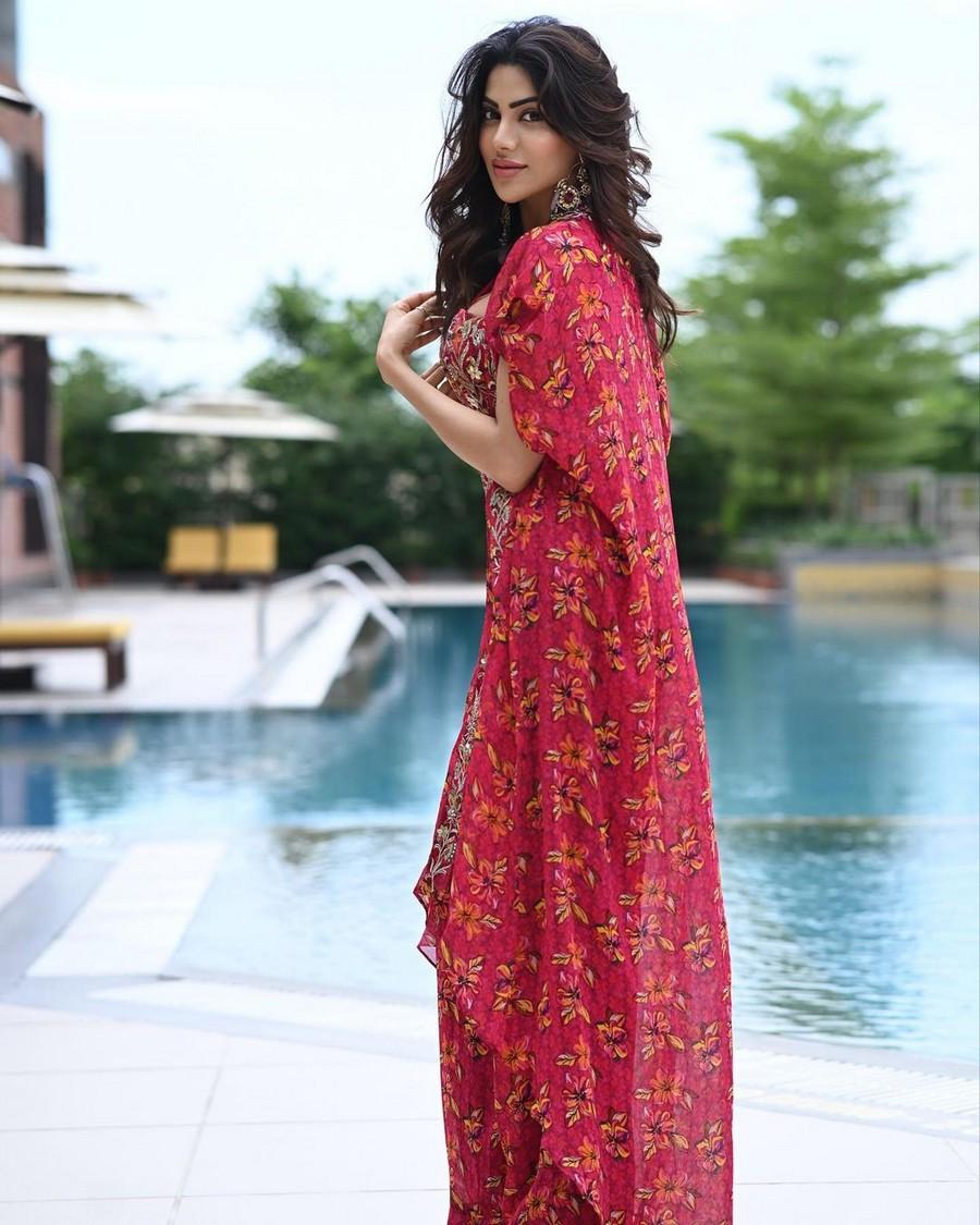 Nikki Tamboli 4